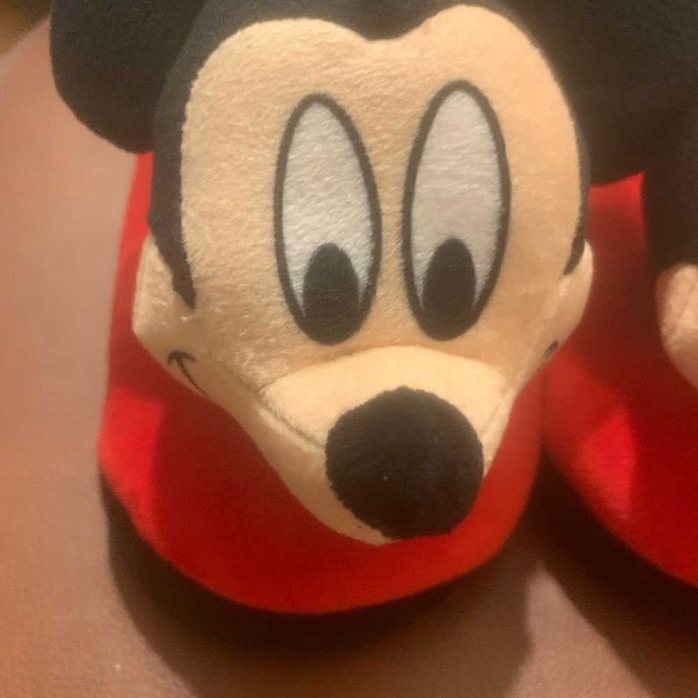 NWT Disney Kids Mickey Mouse Slippers - Picture 9 of 14